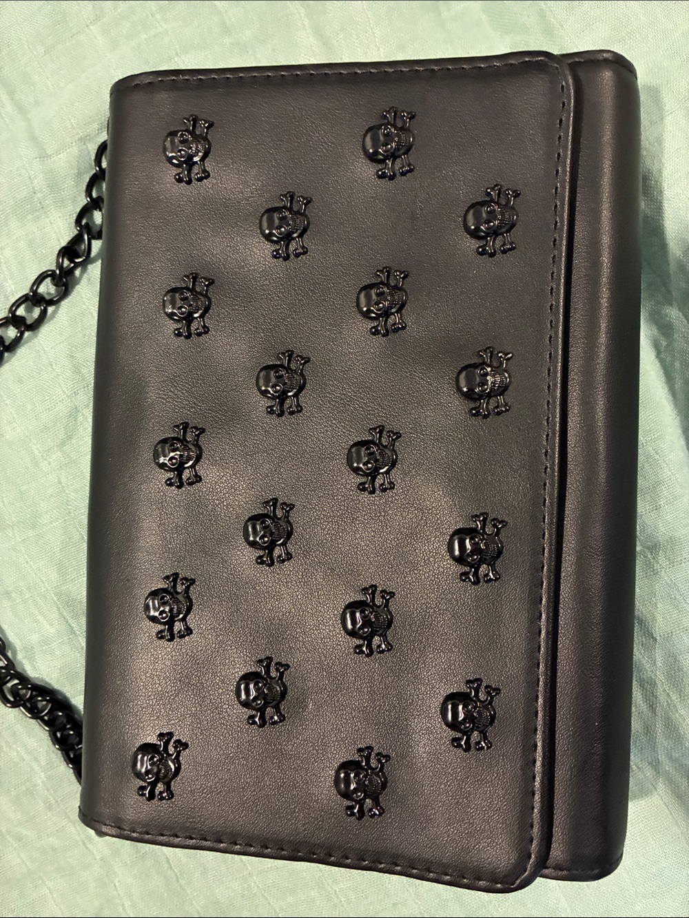 Betsey Johnson Halloween Skull Purse - Picture 3 of 9